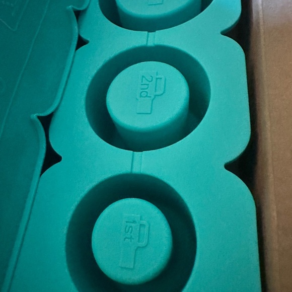 🆕 Silicone Ice Cube Mold For Tumbler Cups - Picture 9 of 9